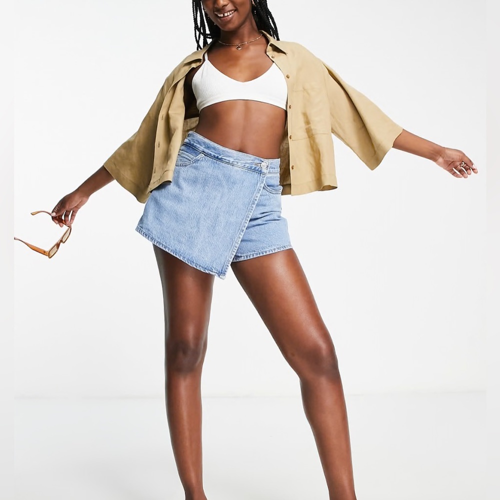 Levi's denim skort in light wash